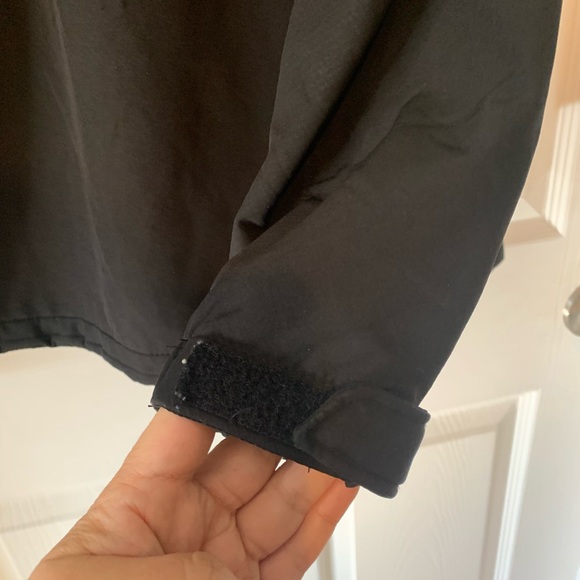 Mens Columbia Omni-Wind Black hooded jacket. Gently used. Flaws shown. Large - Picture 11 of 14